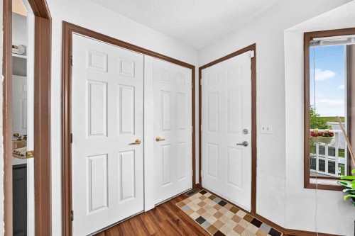 89 Bedford Manor Ne, Calgary, AB 