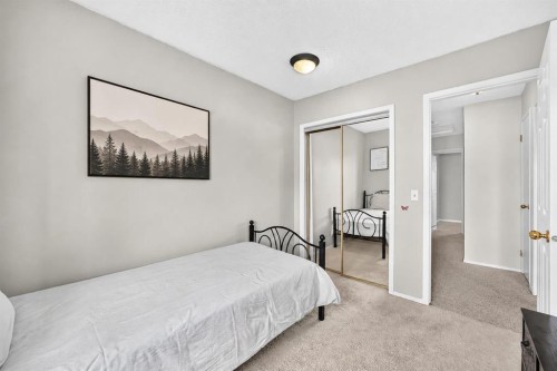 89 Bedford Manor Ne, Calgary, AB 