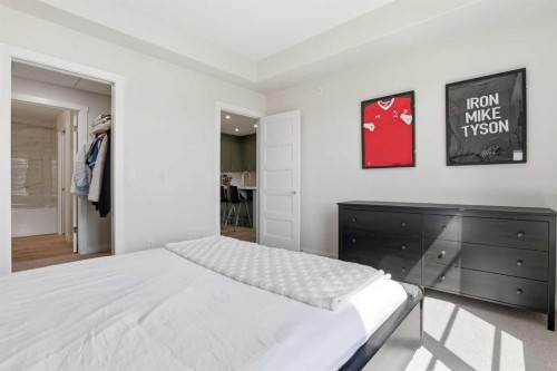 2405-2117 81 Street Sw, Calgary, AB - Indoor Photo Showing Bedroom