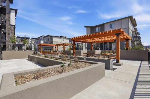 2405-2117 81 Street Sw, Calgary, AB - Outdoor