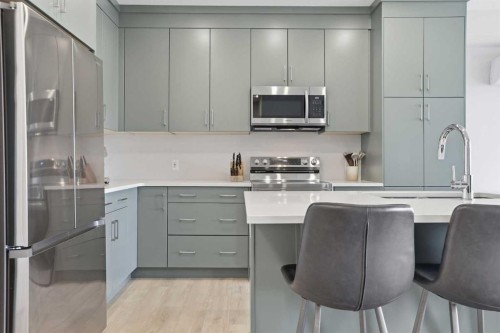 2405-2117 81 Street Sw, Calgary, AB - Indoor Photo Showing Kitchen With Upgraded Kitchen