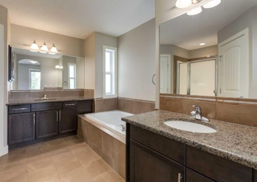 98 Royal Ridge Mount Nw, Calgary, AB 