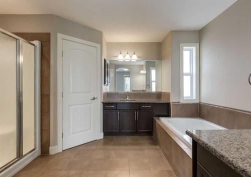 98 Royal Ridge Mount Nw, Calgary, AB 