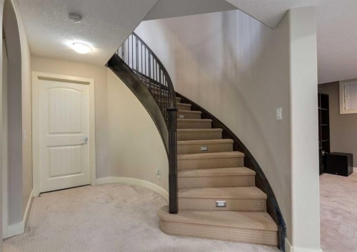 98 Royal Ridge Mount Nw, Calgary, AB 