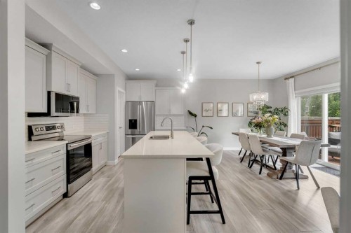 796 Coopers Crescent Sw, Airdrie, AB 