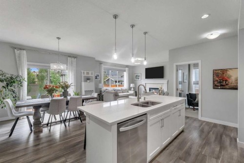 796 Coopers Crescent Sw, Airdrie, AB 
