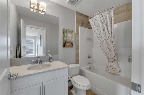 796 Coopers Crescent Sw, Airdrie, AB 