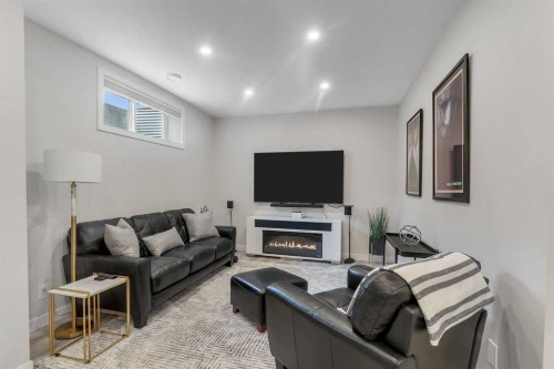 796 Coopers Crescent Sw, Airdrie, AB 