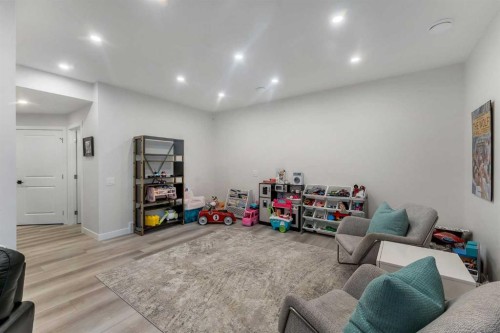 796 Coopers Crescent Sw, Airdrie, AB 