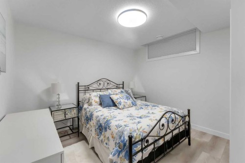 796 Coopers Crescent Sw, Airdrie, AB 