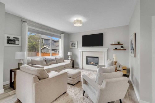 796 Coopers Crescent Sw, Airdrie, AB 