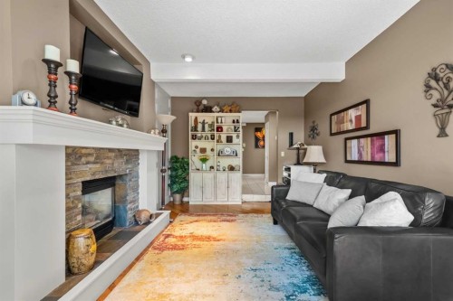 39 Deermoss Place Se, Calgary, AB 