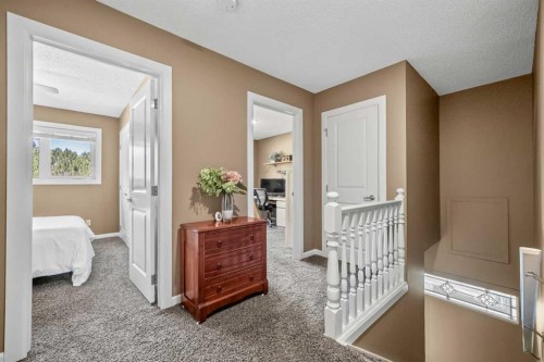 39 Deermoss Place Se, Calgary, AB 