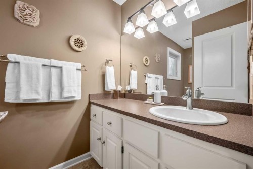 39 Deermoss Place Se, Calgary, AB 