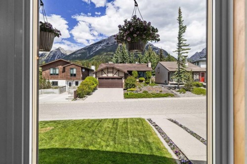117 Kodiak Road, Canmore, AB 