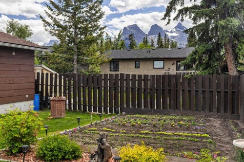 117 Kodiak Road, Canmore, AB 