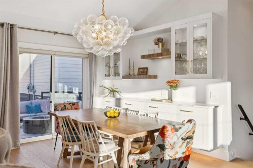16 Calandar Road Nw, Calgary, AB - Indoor Photo Showing Dining Room