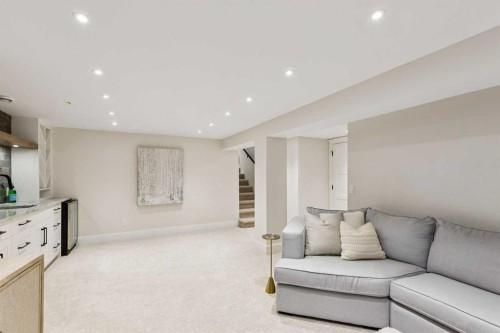16 Calandar Road Nw, Calgary, AB - Indoor Photo Showing Living Room