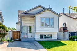 18 Erin Ridge Court SE Calgary, AB T2B 3B2