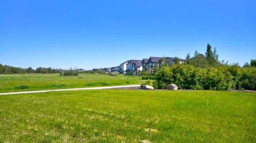 537 Douglas Glen Point Se, Calgary, AB 