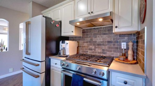 537 Douglas Glen Point Se, Calgary, AB 