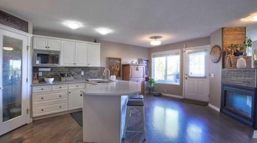 537 Douglas Glen Point Se, Calgary, AB 