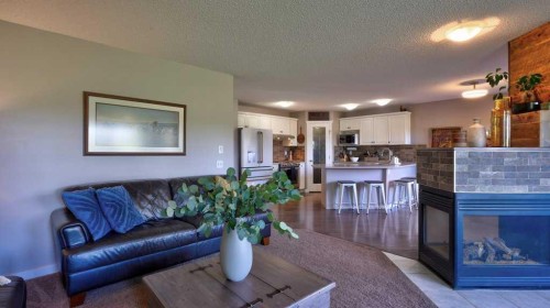 537 Douglas Glen Point Se, Calgary, AB 