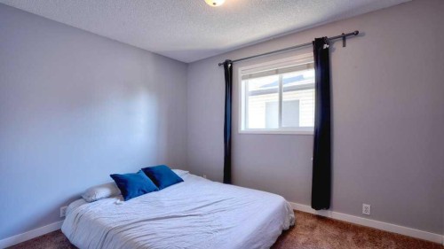 537 Douglas Glen Point Se, Calgary, AB 