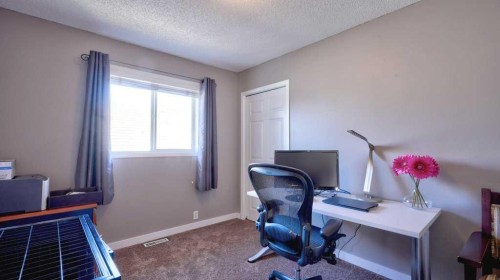 537 Douglas Glen Point Se, Calgary, AB 