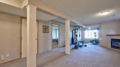 537 Douglas Glen Point Se, Calgary, AB 