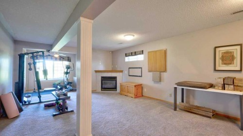 537 Douglas Glen Point Se, Calgary, AB 