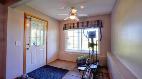 537 Douglas Glen Point Se, Calgary, AB 