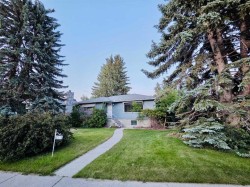 4308 2 Street NW Calgary, AB T2K 0Z1