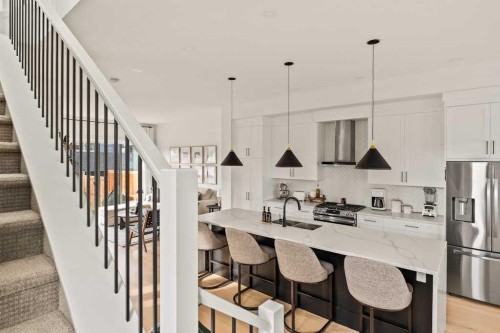 3339 41 Street Sw, Calgary, AB 