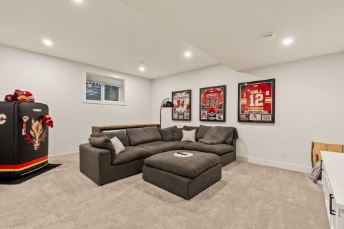 3339 41 Street Sw, Calgary, AB 