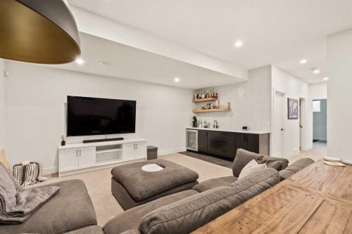 3339 41 Street Sw, Calgary, AB 