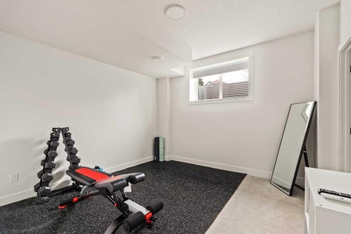 3339 41 Street Sw, Calgary, AB 