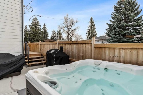 3339 41 Street Sw, Calgary, AB 