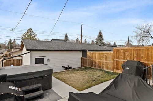 3339 41 Street Sw, Calgary, AB 