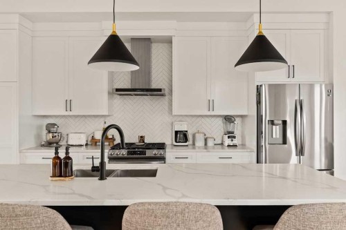 3339 41 Street Sw, Calgary, AB 