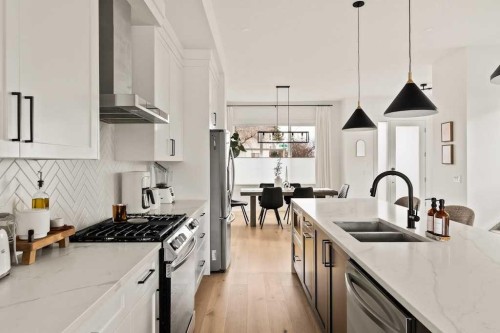 3339 41 Street Sw, Calgary, AB 