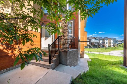 30 Saddlelake View Ne, Calgary, AB 