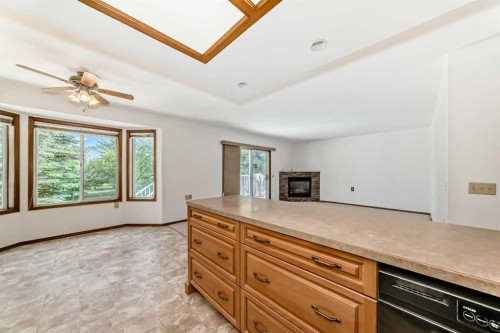 36 Woodside Close Nw, Airdrie, AB 