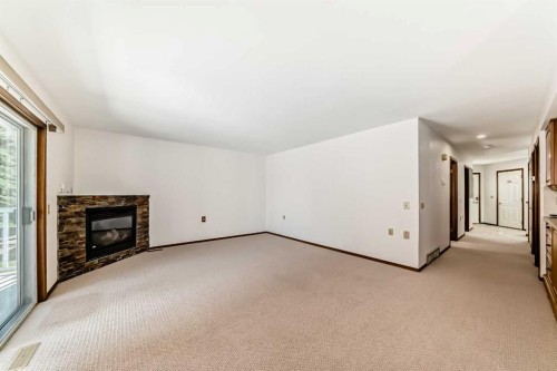 36 Woodside Close Nw, Airdrie, AB 