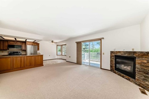 36 Woodside Close Nw, Airdrie, AB 