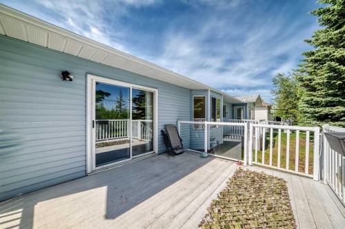 36 Woodside Close Nw, Airdrie, AB 