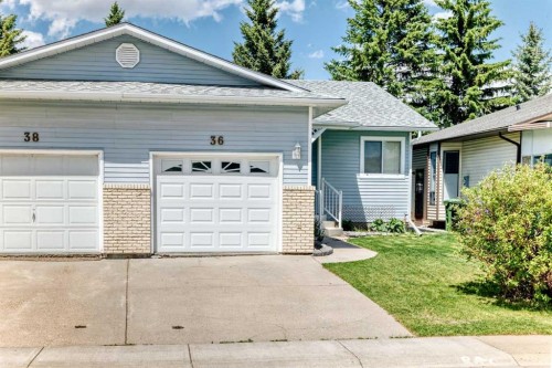 36 Woodside Close NW Airdrie, AB T4B 2C8