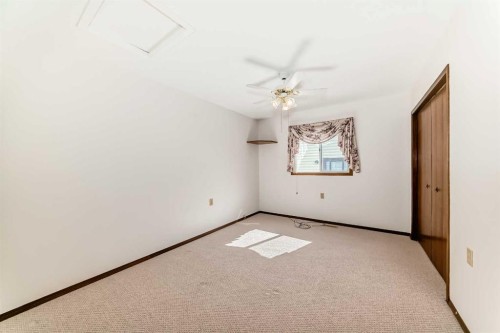 36 Woodside Close Nw, Airdrie, AB 