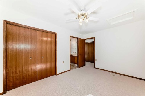 36 Woodside Close Nw, Airdrie, AB 