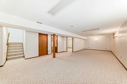 36 Woodside Close Nw, Airdrie, AB 